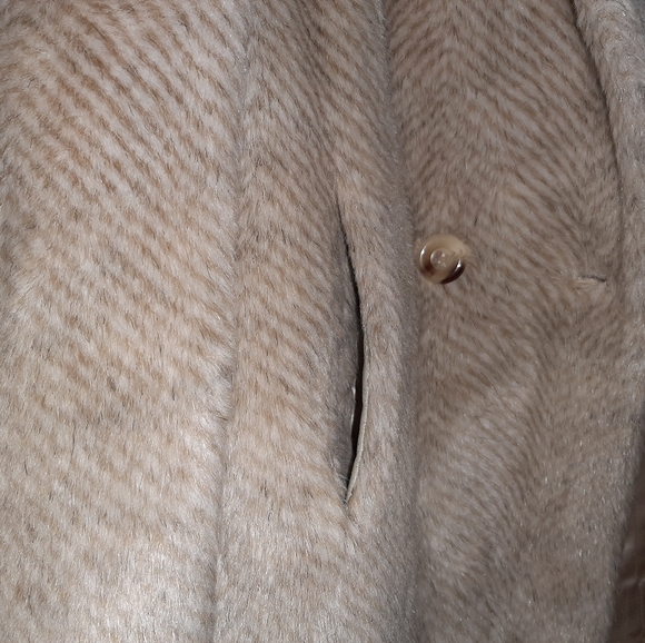 Coat - Picture 5 of 6